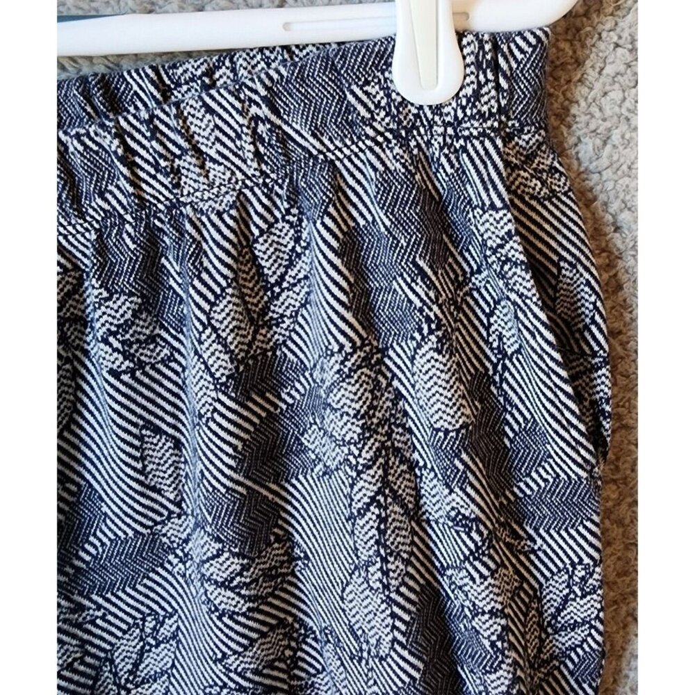 Lands End Elastic Waist Sport Knit Straight Leg Crop Capri Pants Blue Floral MP - Picture 8 of 14